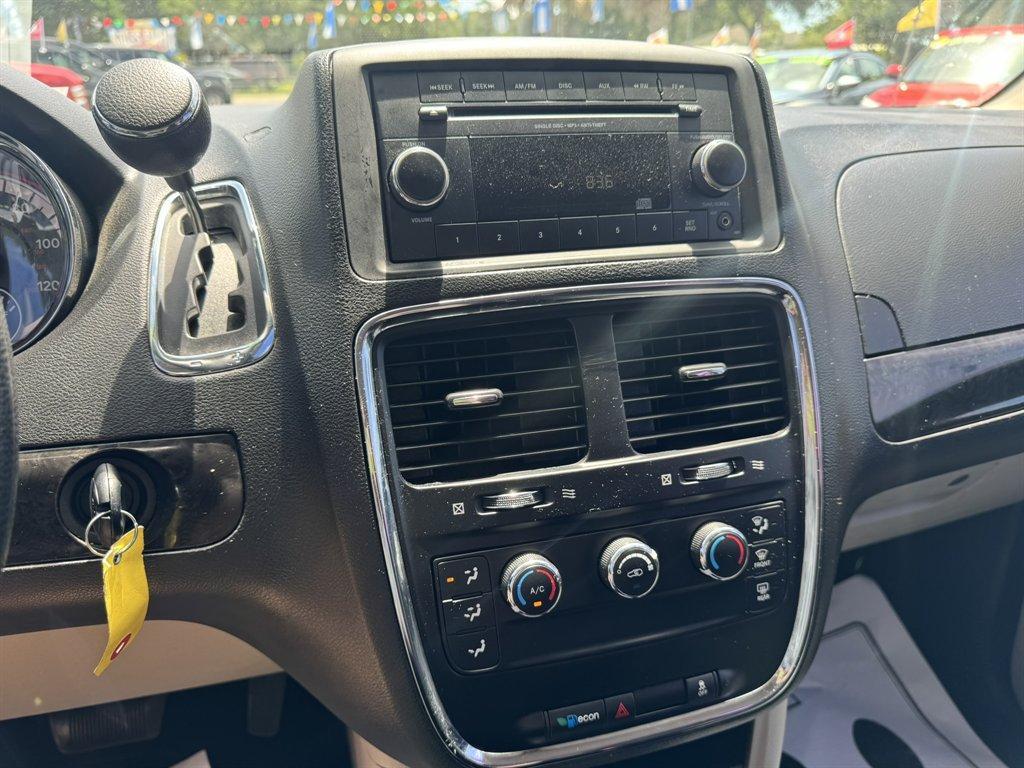2015 Silver /Black Dodge Grand Caravan (2C4RDGBG9FR) with an 3.6l V6 MPI Dohc VVT Flex engine, Automatic transmission, located at 745 East Steele Rd., West Columbia, SC, 29170, (803) 755-9148, 33.927212, -81.148483 - Photo#12