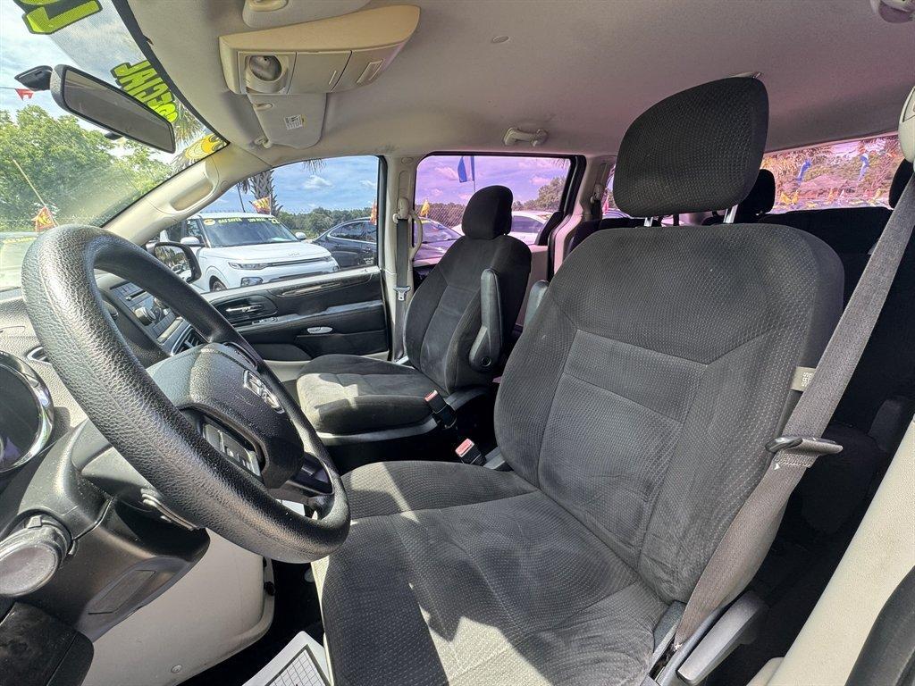 2015 Silver /Black Dodge Grand Caravan (2C4RDGBG9FR) with an 3.6l V6 MPI Dohc VVT Flex engine, Automatic transmission, located at 745 East Steele Rd., West Columbia, SC, 29170, (803) 755-9148, 33.927212, -81.148483 - Photo#16
