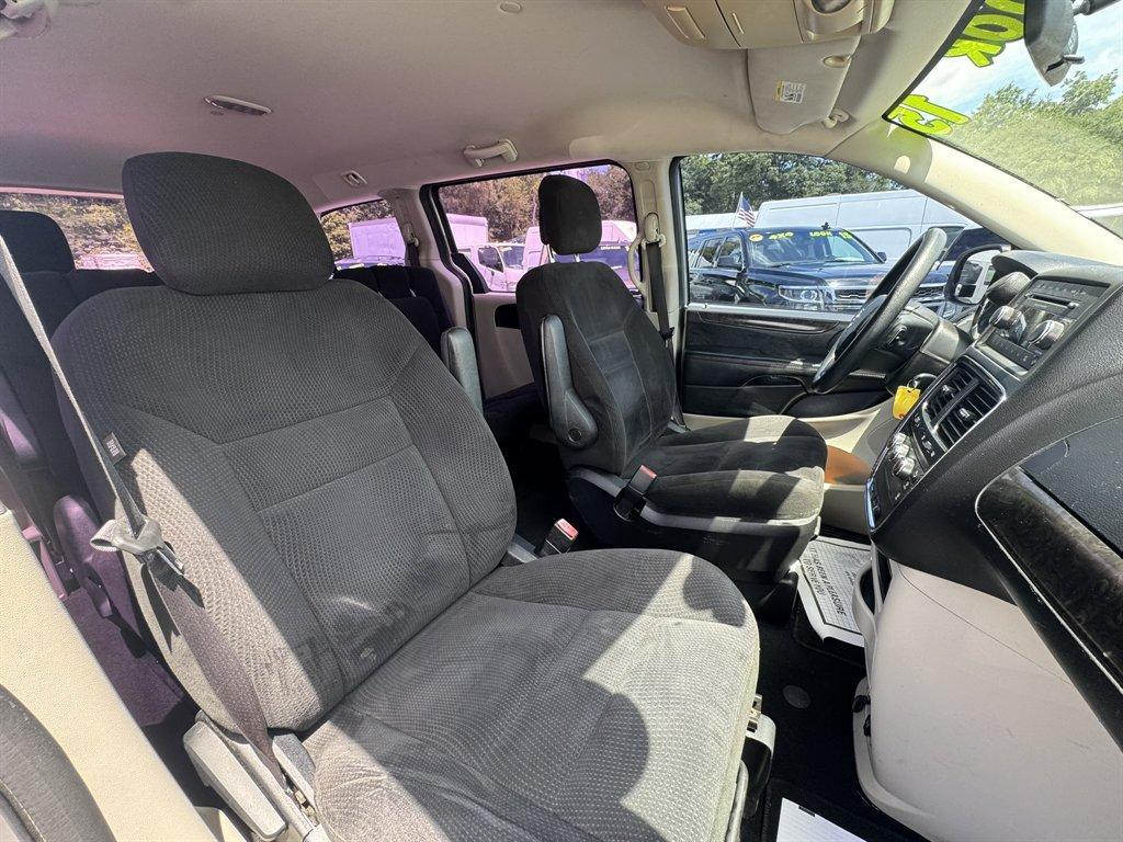 2015 Silver /Black Dodge Grand Caravan (2C4RDGBG9FR) with an 3.6l V6 MPI Dohc VVT Flex engine, Automatic transmission, located at 745 East Steele Rd., West Columbia, SC, 29170, (803) 755-9148, 33.927212, -81.148483 - Photo#21