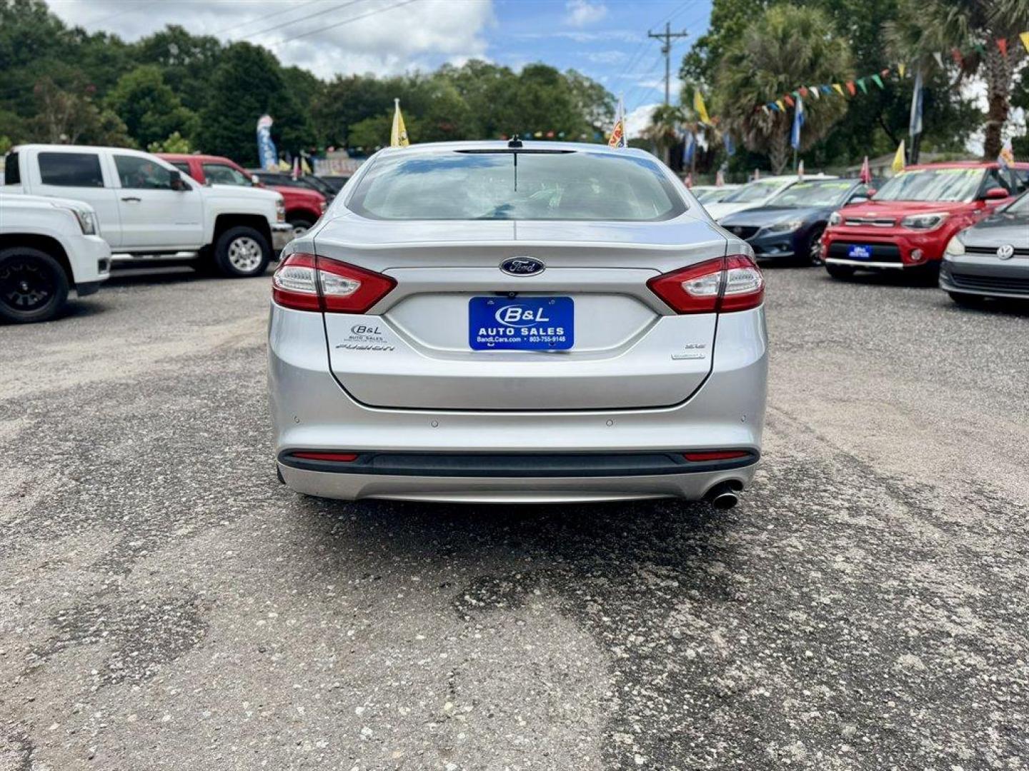 2014 Silver /Black Ford Fusion (3FA6P0HR8ER) with an 1.6l I-4 DI Dohc TC Ecobt engine, Manual transmission, located at 745 East Steele Rd., West Columbia, SC, 29170, (803) 755-9148, 33.927212, -81.148483- Photo#4