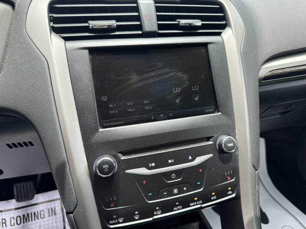 2014 Silver /Black Ford Fusion (3FA6P0HR8ER) with an 1.6l I-4 DI Dohc TC Ecobt engine, Manual transmission, located at 745 East Steele Rd., West Columbia, SC, 29170, (803) 755-9148, 33.927212, -81.148483 - Photo#12