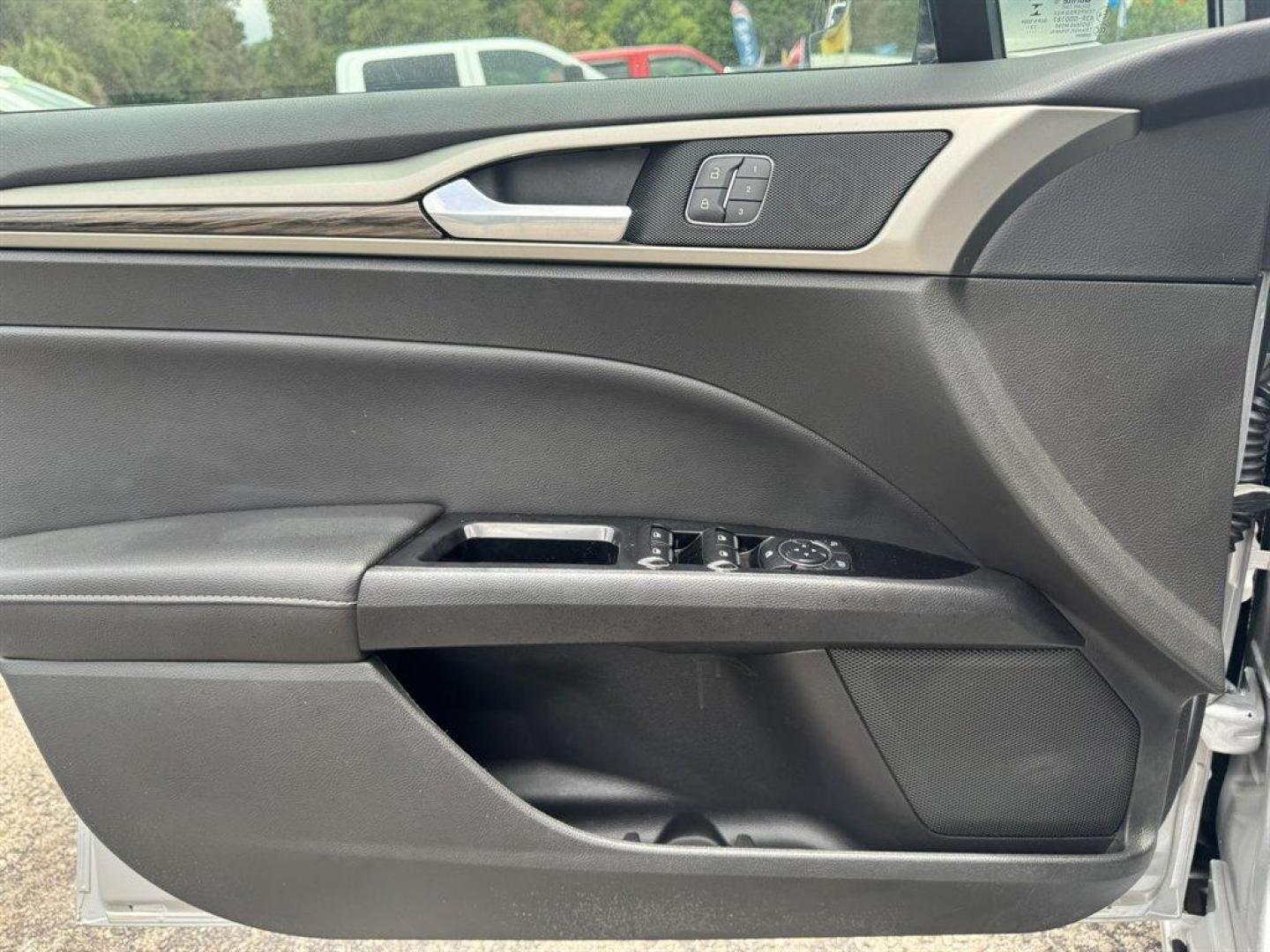 2014 Silver /Black Ford Fusion (3FA6P0HR8ER) with an 1.6l I-4 DI Dohc TC Ecobt engine, Manual transmission, located at 745 East Steele Rd., West Columbia, SC, 29170, (803) 755-9148, 33.927212, -81.148483- Photo#15