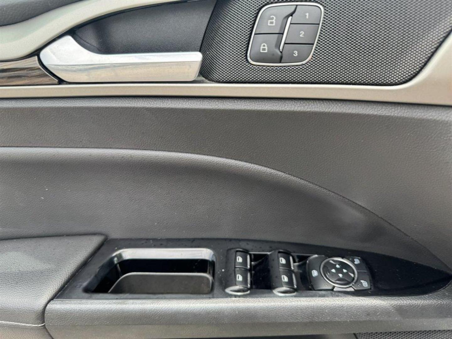 2014 Silver /Black Ford Fusion (3FA6P0HR8ER) with an 1.6l I-4 DI Dohc TC Ecobt engine, Manual transmission, located at 745 East Steele Rd., West Columbia, SC, 29170, (803) 755-9148, 33.927212, -81.148483- Photo#16