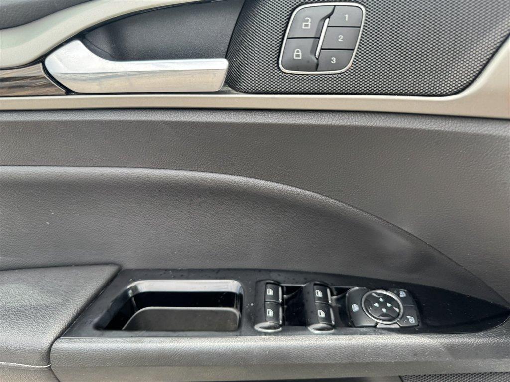 2014 Silver /Black Ford Fusion (3FA6P0HR8ER) with an 1.6l I-4 DI Dohc TC Ecobt engine, Manual transmission, located at 745 East Steele Rd., West Columbia, SC, 29170, (803) 755-9148, 33.927212, -81.148483 - Photo#16