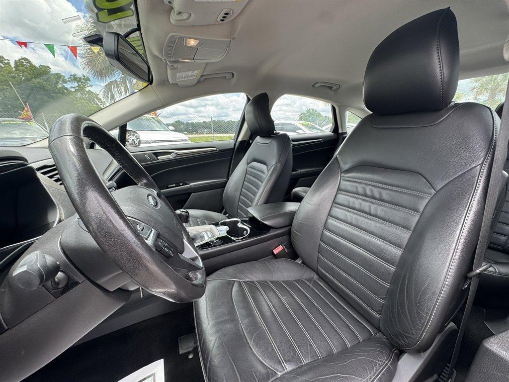 2014 Silver /Black Ford Fusion (3FA6P0HR8ER) with an 1.6l I-4 DI Dohc TC Ecobt engine, Manual transmission, located at 745 East Steele Rd., West Columbia, SC, 29170, (803) 755-9148, 33.927212, -81.148483 - Photo#17