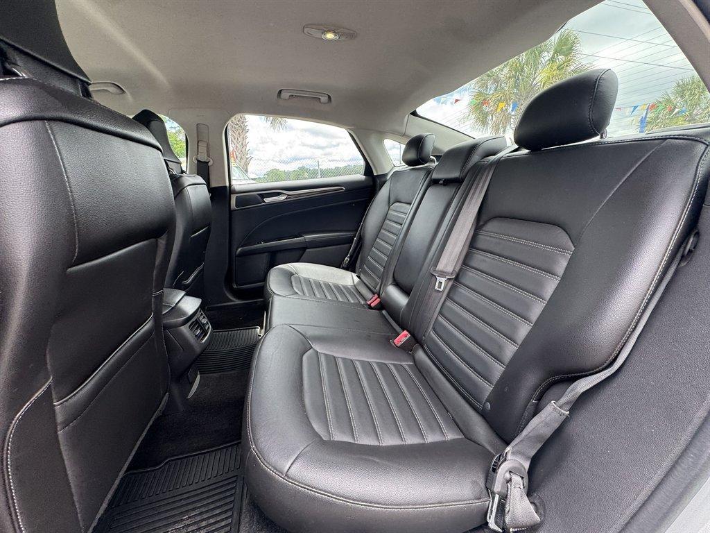 2014 Silver /Black Ford Fusion (3FA6P0HR8ER) with an 1.6l I-4 DI Dohc TC Ecobt engine, Manual transmission, located at 745 East Steele Rd., West Columbia, SC, 29170, (803) 755-9148, 33.927212, -81.148483 - Photo#20