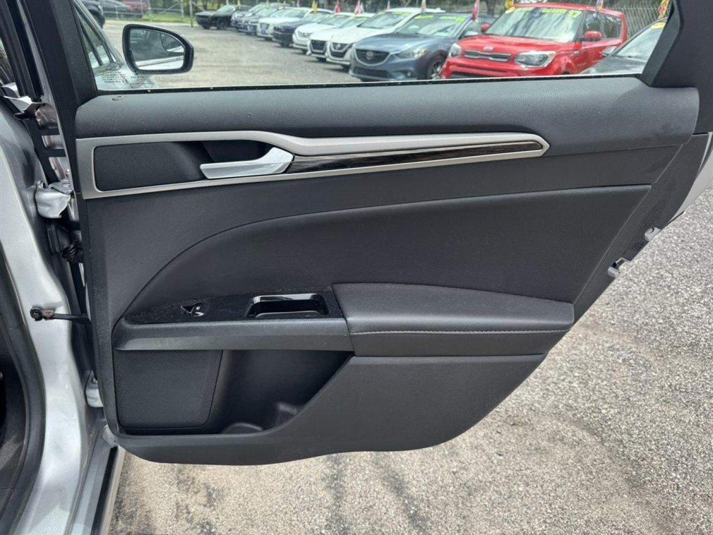 2014 Silver /Black Ford Fusion (3FA6P0HR8ER) with an 1.6l I-4 DI Dohc TC Ecobt engine, Manual transmission, located at 745 East Steele Rd., West Columbia, SC, 29170, (803) 755-9148, 33.927212, -81.148483- Photo#21