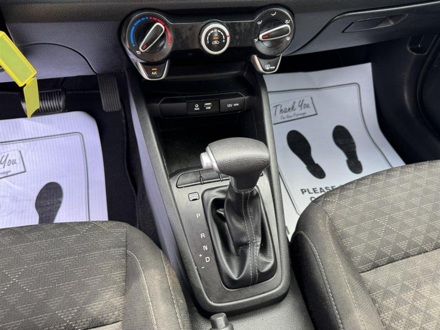 2018 White /Black Kia Rio (3KPA24AB7JE) with an 1.6l I-4 DI Dohc Cvvt 1.6 engine, located at 745 East Steele Rd., West Columbia, SC, 29170, (803) 755-9148, 33.927212, -81.148483 - Photo#14