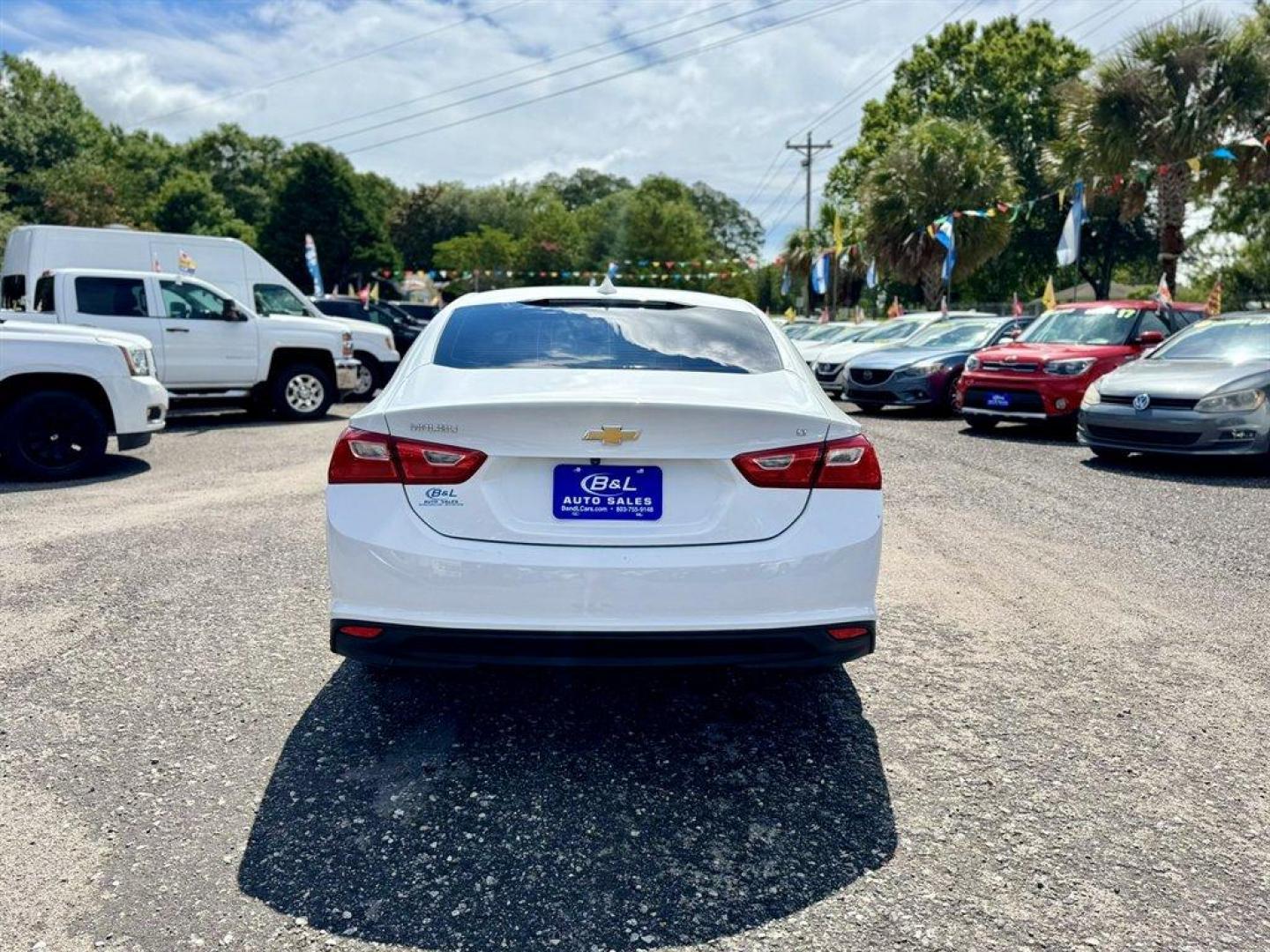 2023 White /Grey Chevrolet Malibu (1G1ZD5ST4PF) with an 1.5l I-4 DI Dohc T/C 1.5l engine, Automatic transmission, located at 745 East Steele Rd., West Columbia, SC, 29170, (803) 755-9148, 33.927212, -81.148483 - Photo#4