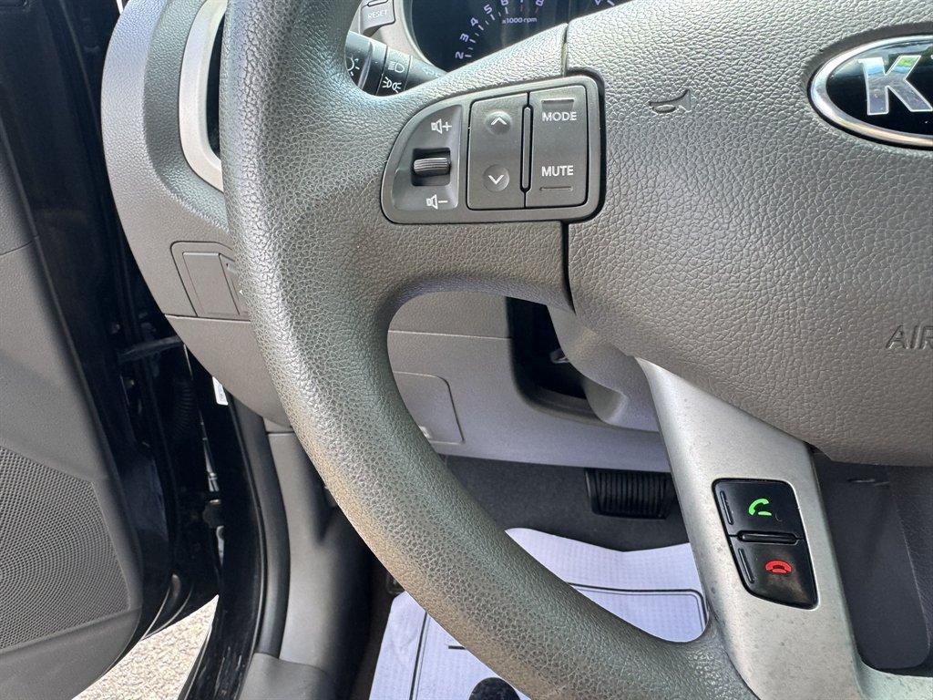 2015 Black /Black Kia Sportage (KNDPB3AC5F7) with an 2.4l I-4 DI Dohc 2.4l engine, Automatic transmission, located at 745 East Steele Rd., West Columbia, SC, 29170, (803) 755-9148, 33.927212, -81.148483 - Photo#8