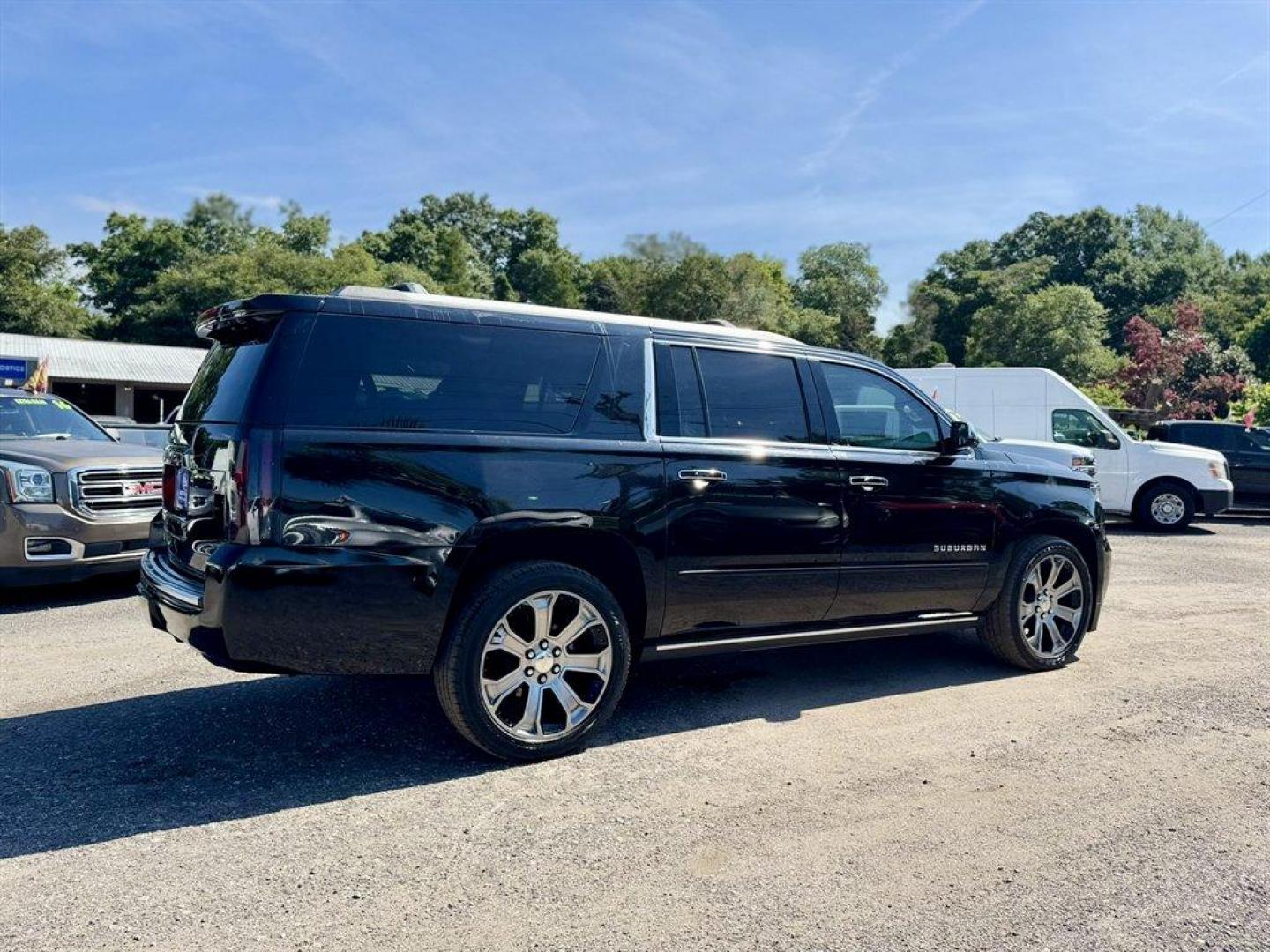 2017 Black /Black Chevrolet Suburban (1GNSKJKC6HR) with an 5.3l V8 DI VVT Flex 5.3l engine, Automatic transmission, located at 745 East Steele Rd., West Columbia, SC, 29170, (803) 755-9148, 33.927212, -81.148483- Photo#3