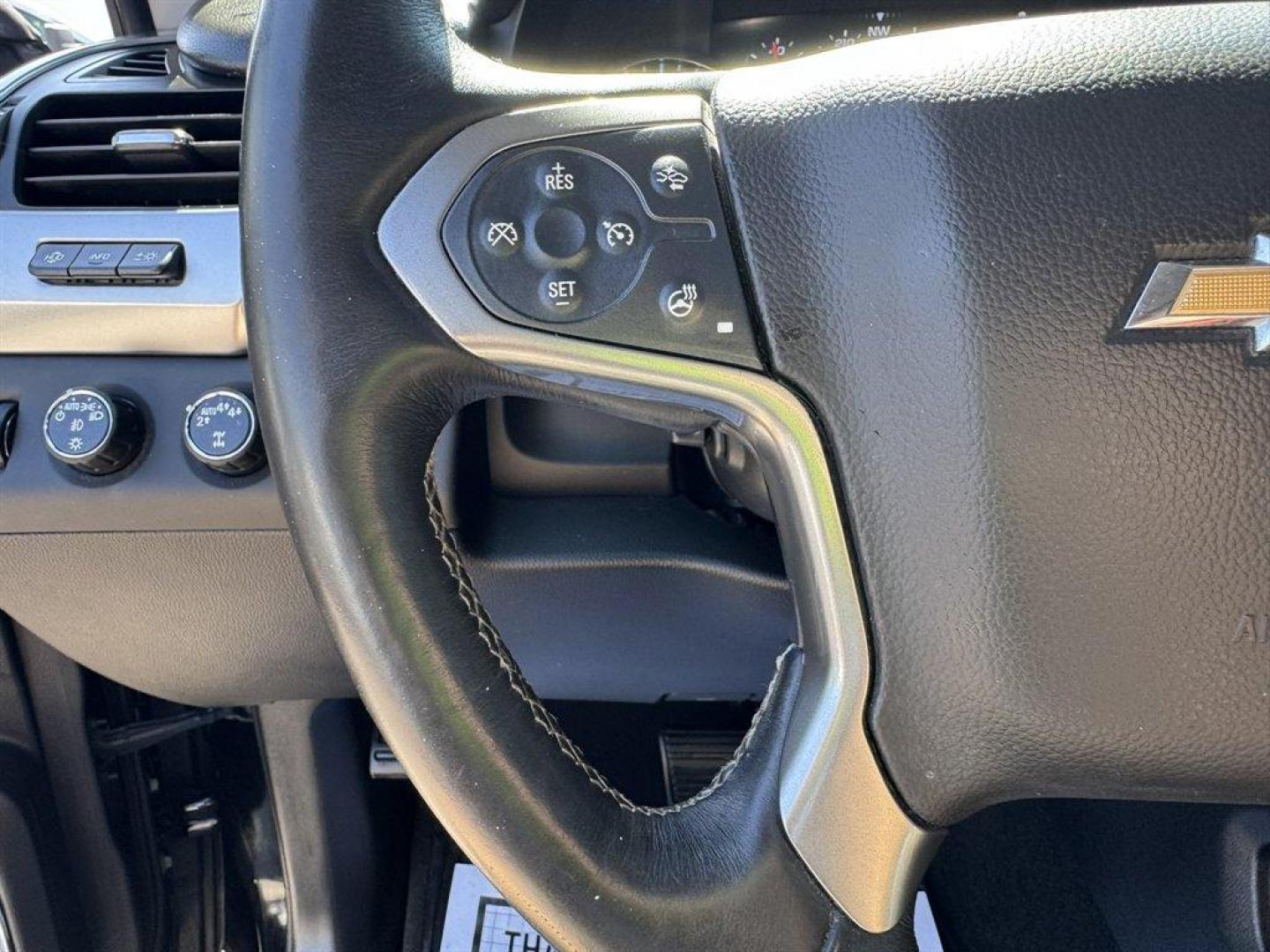 2017 Black /Black Chevrolet Suburban (1GNSKJKC6HR) with an 5.3l V8 DI VVT Flex 5.3l engine, Automatic transmission, located at 745 East Steele Rd., West Columbia, SC, 29170, (803) 755-9148, 33.927212, -81.148483- Photo#8