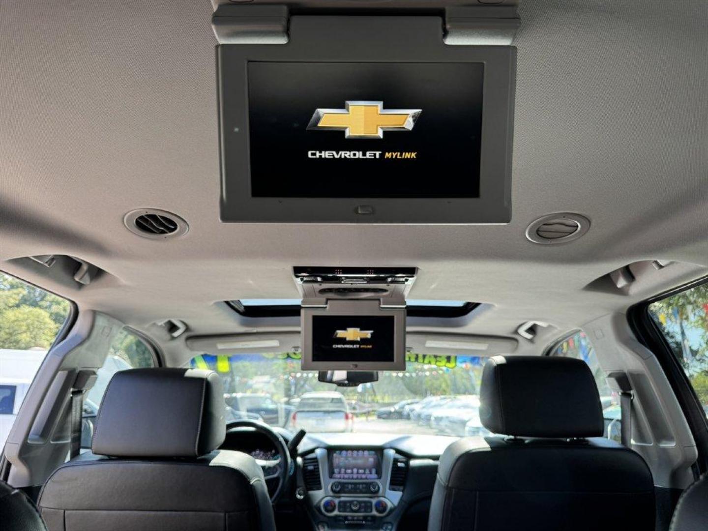 2017 Black /Black Chevrolet Suburban (1GNSKJKC6HR) with an 5.3l V8 DI VVT Flex 5.3l engine, Automatic transmission, located at 745 East Steele Rd., West Columbia, SC, 29170, (803) 755-9148, 33.927212, -81.148483- Photo#26