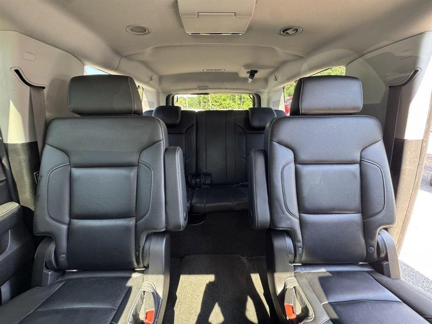 2017 Black /Black Chevrolet Suburban (1GNSKJKC6HR) with an 5.3l V8 DI VVT Flex 5.3l engine, Automatic transmission, located at 745 East Steele Rd., West Columbia, SC, 29170, (803) 755-9148, 33.927212, -81.148483- Photo#27