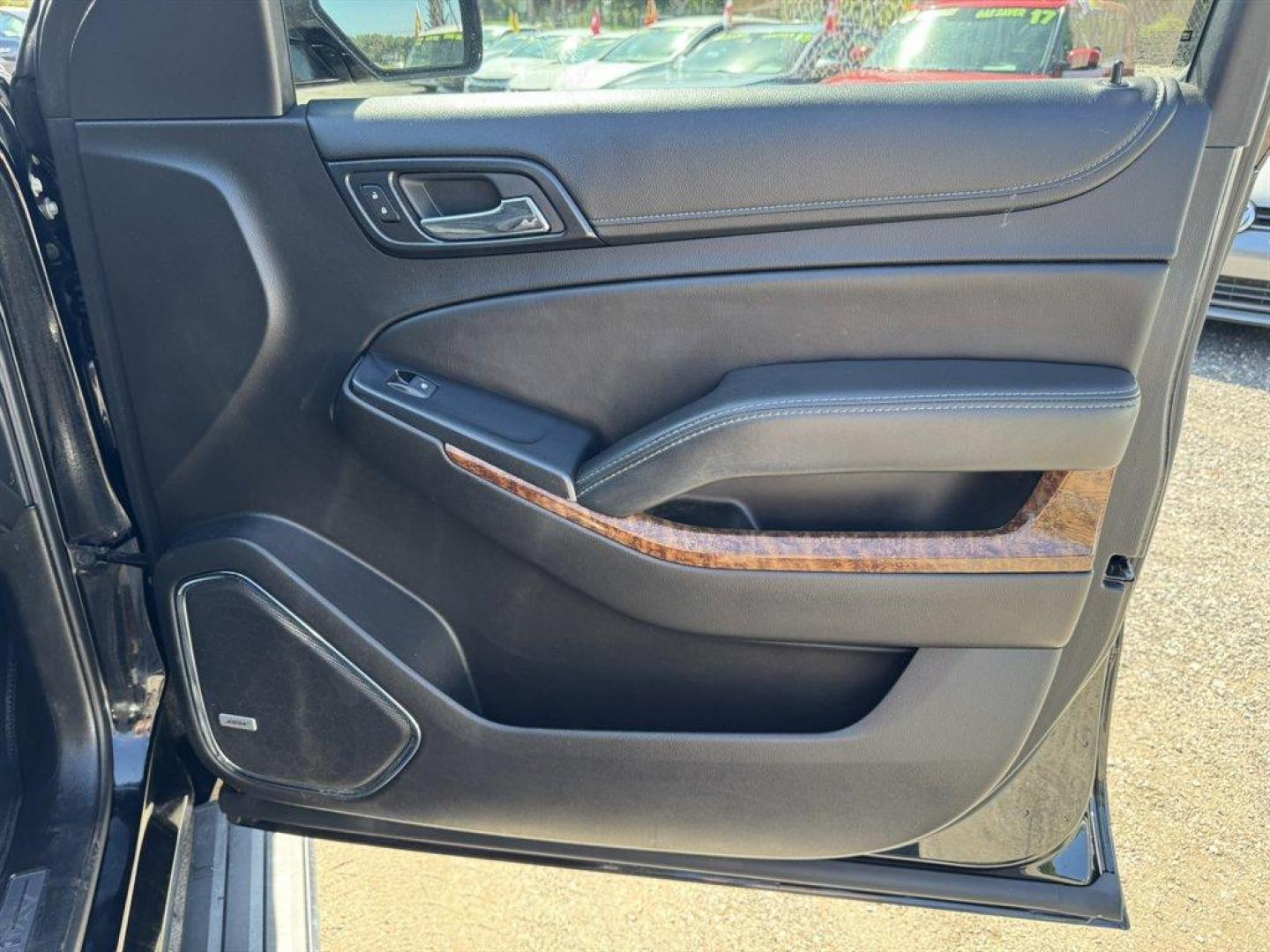2017 Black /Black Chevrolet Suburban (1GNSKJKC6HR) with an 5.3l V8 DI VVT Flex 5.3l engine, Automatic transmission, located at 745 East Steele Rd., West Columbia, SC, 29170, (803) 755-9148, 33.927212, -81.148483- Photo#30