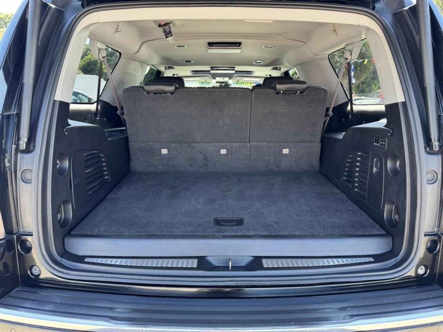 2017 Black /Black Chevrolet Suburban (1GNSKJKC6HR) with an 5.3l V8 DI VVT Flex 5.3l engine, Automatic transmission, located at 745 East Steele Rd., West Columbia, SC, 29170, (803) 755-9148, 33.927212, -81.148483- Photo#33