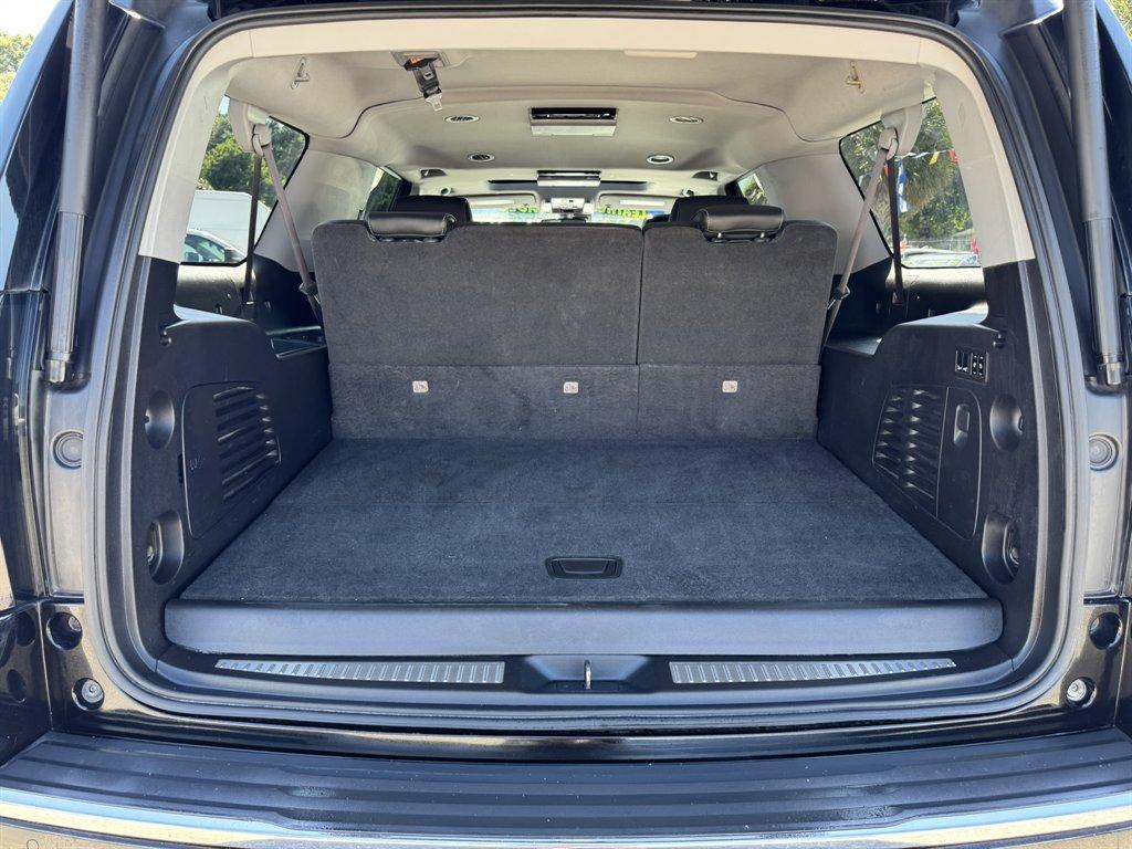 2017 Black /Black Chevrolet Suburban (1GNSKJKC6HR) with an 5.3l V8 DI VVT Flex 5.3l engine, Automatic transmission, located at 745 East Steele Rd., West Columbia, SC, 29170, (803) 755-9148, 33.927212, -81.148483 - Photo#33