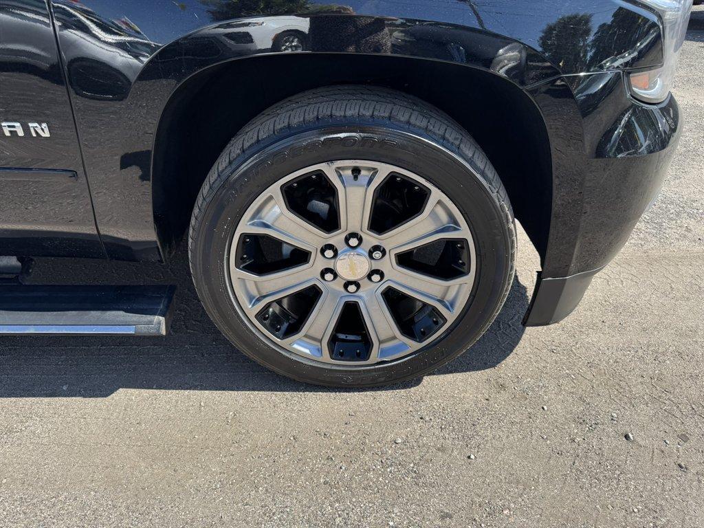 2017 Black /Black Chevrolet Suburban (1GNSKJKC6HR) with an 5.3l V8 DI VVT Flex 5.3l engine, Automatic transmission, located at 745 East Steele Rd., West Columbia, SC, 29170, (803) 755-9148, 33.927212, -81.148483 - Photo#36
