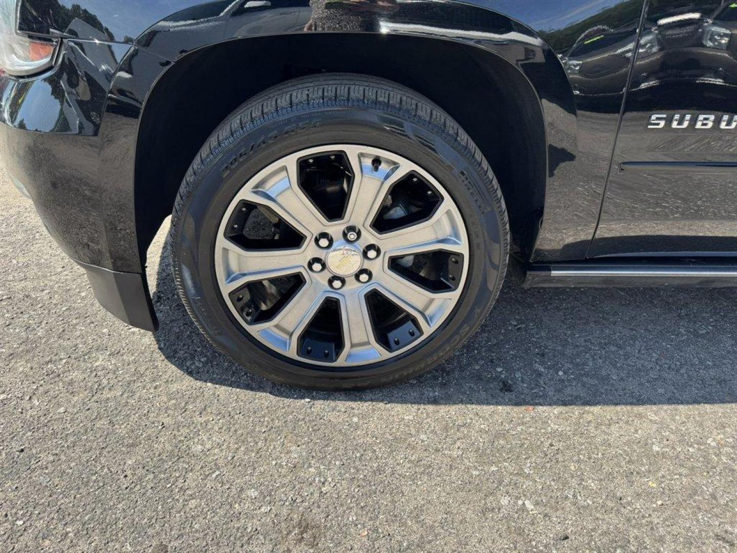 2017 Black /Black Chevrolet Suburban (1GNSKJKC6HR) with an 5.3l V8 DI VVT Flex 5.3l engine, Automatic transmission, located at 745 East Steele Rd., West Columbia, SC, 29170, (803) 755-9148, 33.927212, -81.148483- Photo#39