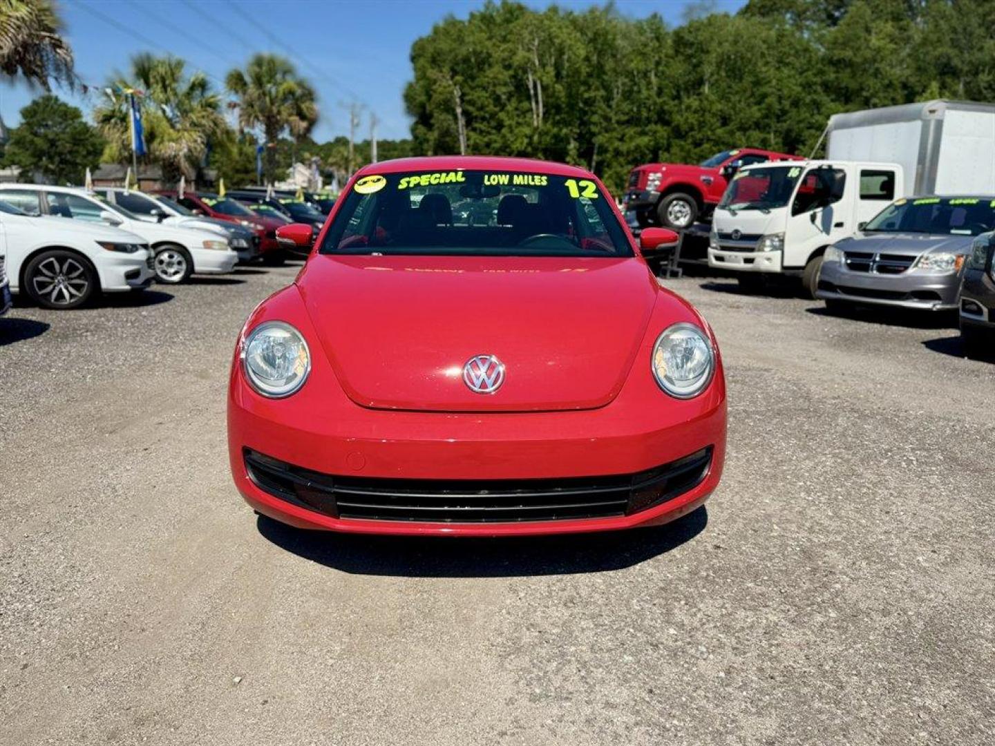 2012 Red /Black Volkswagen Beetle (3VWJX7AT1CM) with an 2.5l I-5 Smpi Dohc 2.5l engine, Automatic transmission, located at 745 East Steele Rd., West Columbia, SC, 29170, (803) 755-9148, 33.927212, -81.148483- Photo#1