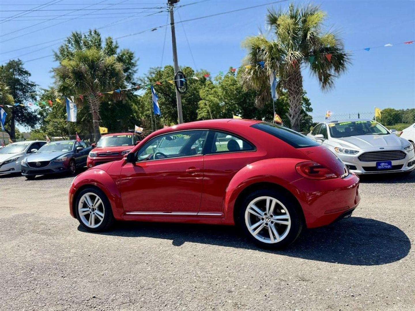 2012 Red /Black Volkswagen Beetle (3VWJX7AT1CM) with an 2.5l I-5 Smpi Dohc 2.5l engine, Automatic transmission, located at 745 East Steele Rd., West Columbia, SC, 29170, (803) 755-9148, 33.927212, -81.148483- Photo#5