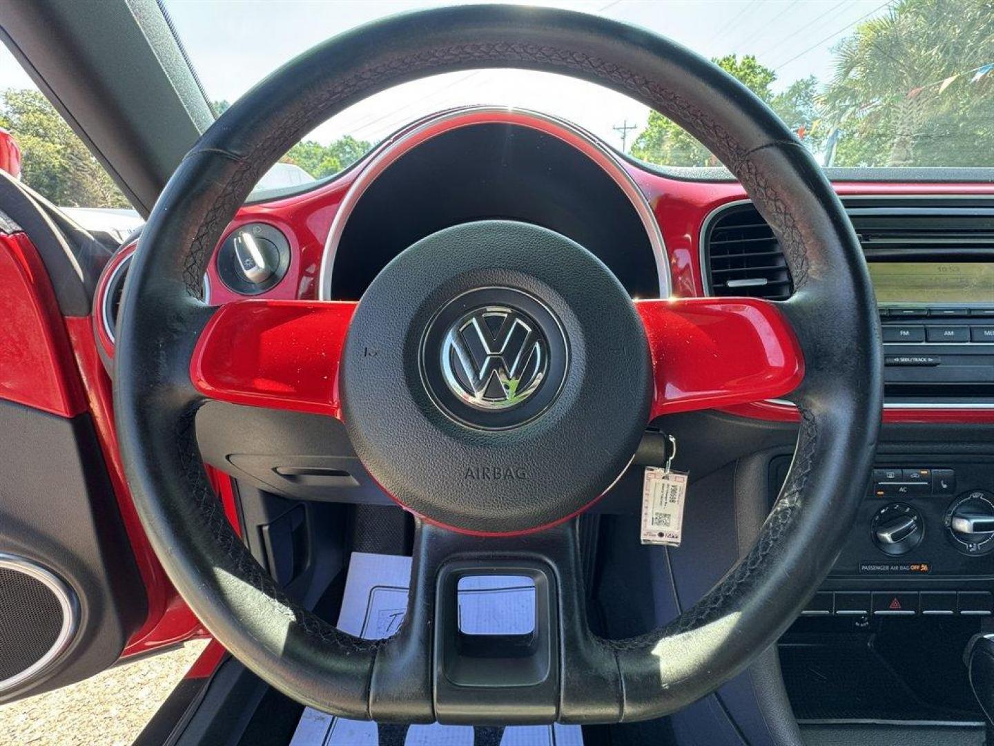 2012 Red /Black Volkswagen Beetle (3VWJX7AT1CM) with an 2.5l I-5 Smpi Dohc 2.5l engine, Automatic transmission, located at 745 East Steele Rd., West Columbia, SC, 29170, (803) 755-9148, 33.927212, -81.148483- Photo#8