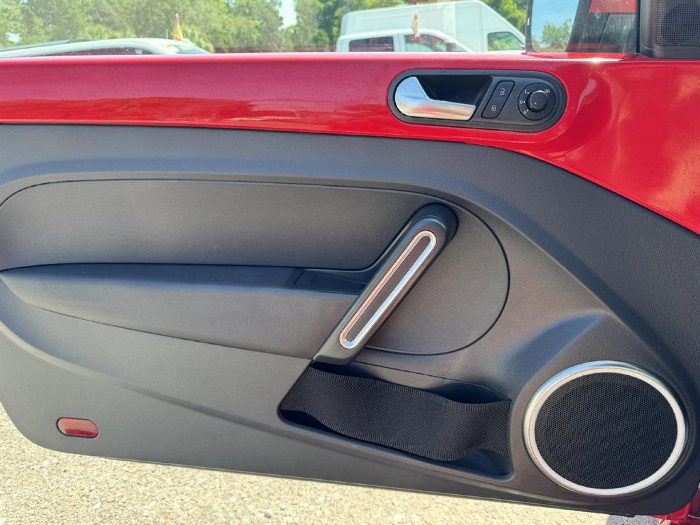 2012 Red /Black Volkswagen Beetle (3VWJX7AT1CM) with an 2.5l I-5 Smpi Dohc 2.5l engine, Automatic transmission, located at 745 East Steele Rd., West Columbia, SC, 29170, (803) 755-9148, 33.927212, -81.148483- Photo#14