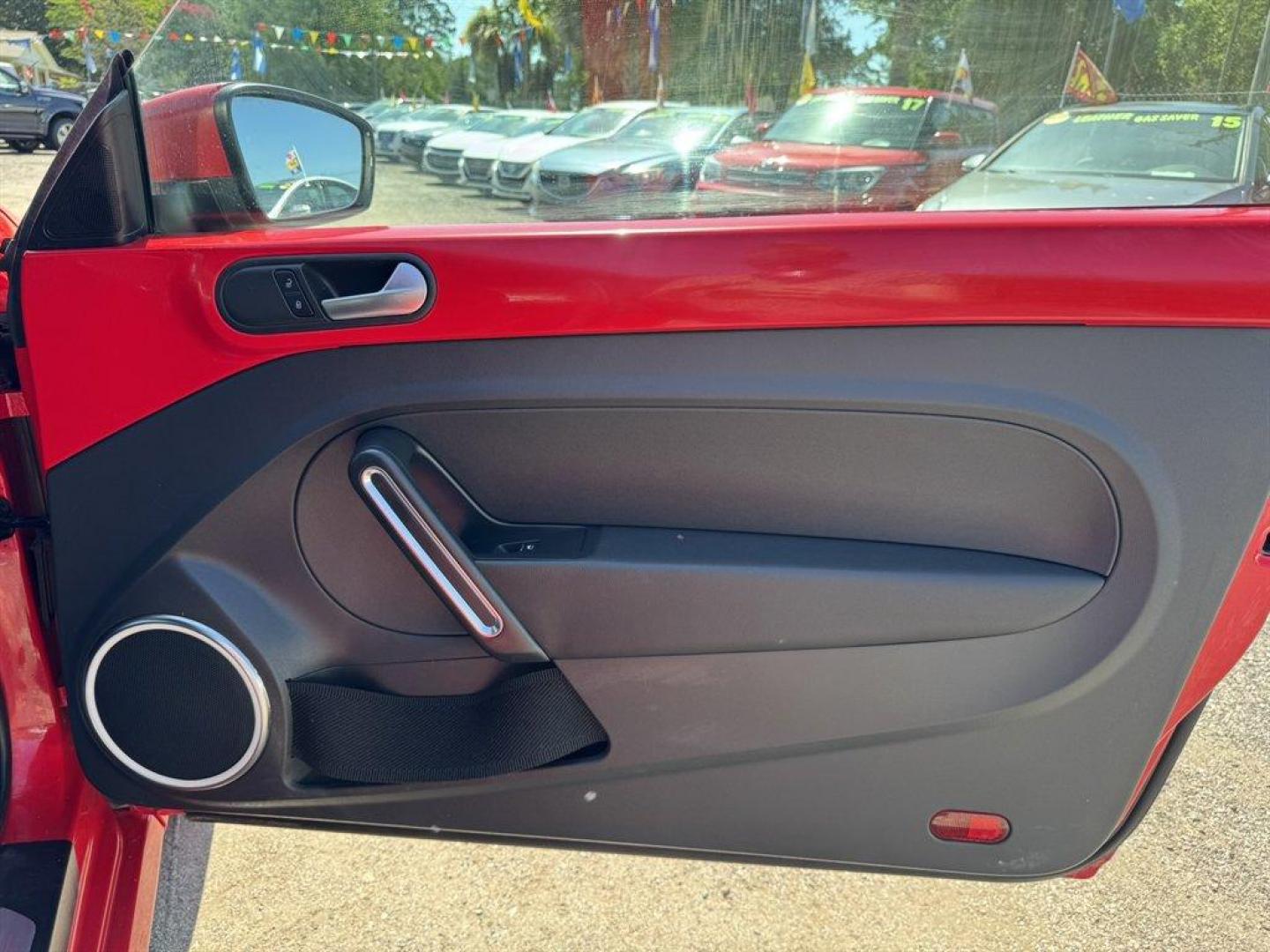 2012 Red /Black Volkswagen Beetle (3VWJX7AT1CM) with an 2.5l I-5 Smpi Dohc 2.5l engine, Automatic transmission, located at 745 East Steele Rd., West Columbia, SC, 29170, (803) 755-9148, 33.927212, -81.148483- Photo#20