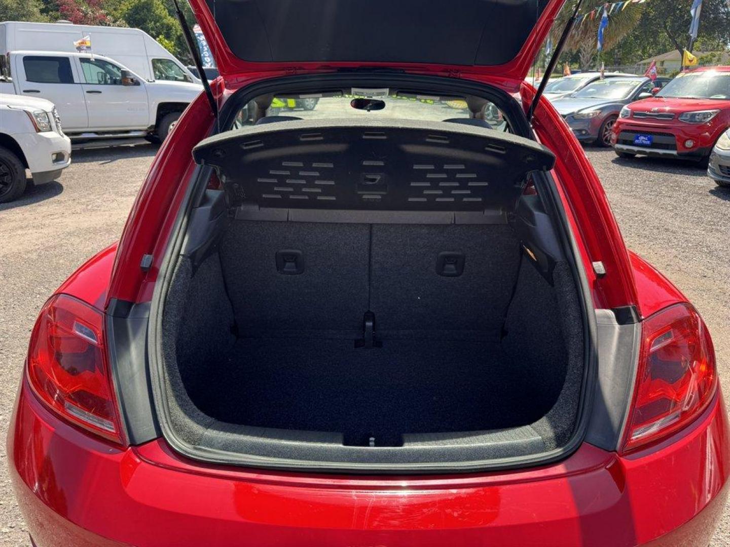 2012 Red /Black Volkswagen Beetle (3VWJX7AT1CM) with an 2.5l I-5 Smpi Dohc 2.5l engine, Automatic transmission, located at 745 East Steele Rd., West Columbia, SC, 29170, (803) 755-9148, 33.927212, -81.148483- Photo#22