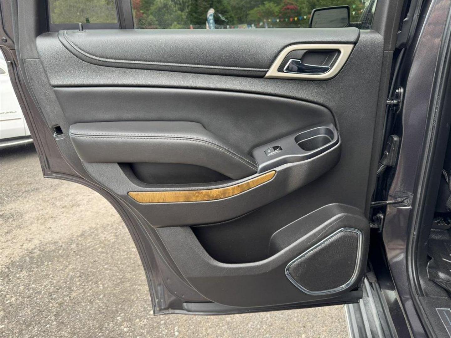 2017 Grey /Black GMC Yukon (1GKS1CKJ0HR) with an 6.2l V8 DI OHV GAS 6.2l engine, Automatic transmission, located at 745 East Steele Rd., West Columbia, SC, 29170, (803) 755-9148, 33.927212, -81.148483- Photo#25