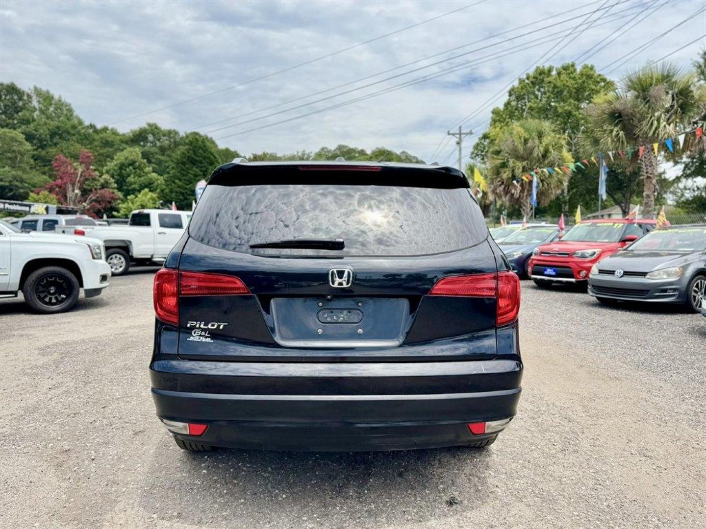 2016 Black /Black Honda Pilot (5FNYF5H65GB) with an 3.5l V6 DI Sohc I-Vtec 3. engine, Automatic transmission, located at 745 East Steele Rd., West Columbia, SC, 29170, (803) 755-9148, 33.927212, -81.148483- Photo#4