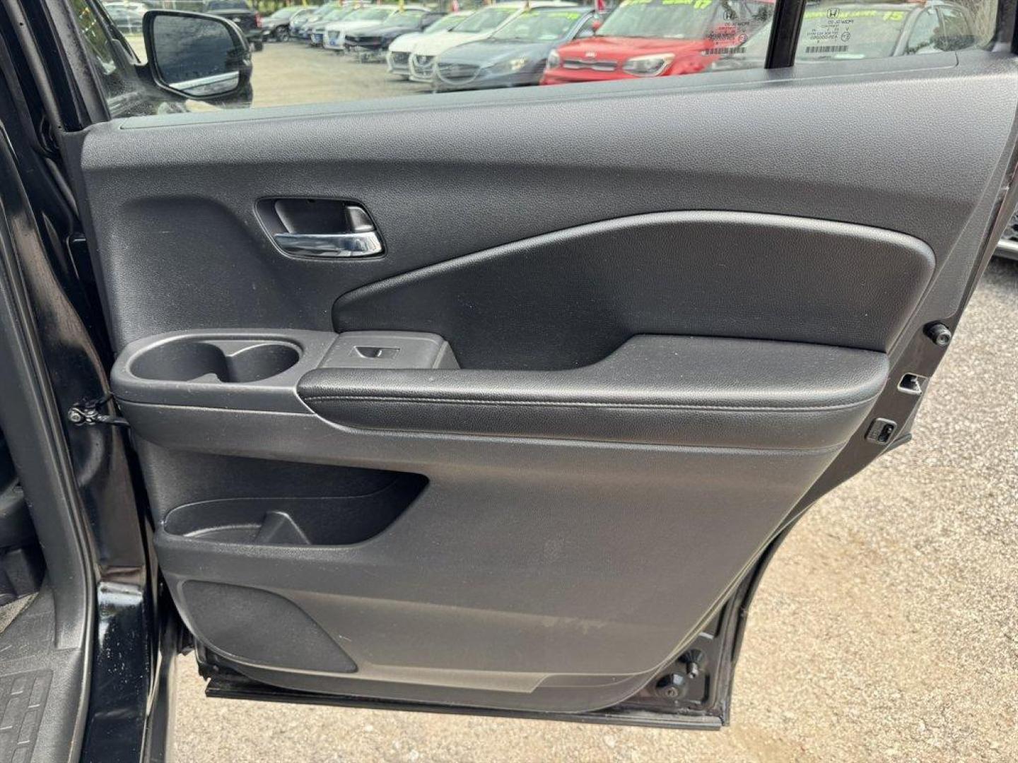 2016 Black /Black Honda Pilot (5FNYF5H65GB) with an 3.5l V6 DI Sohc I-Vtec 3. engine, Automatic transmission, located at 745 East Steele Rd., West Columbia, SC, 29170, (803) 755-9148, 33.927212, -81.148483- Photo#28