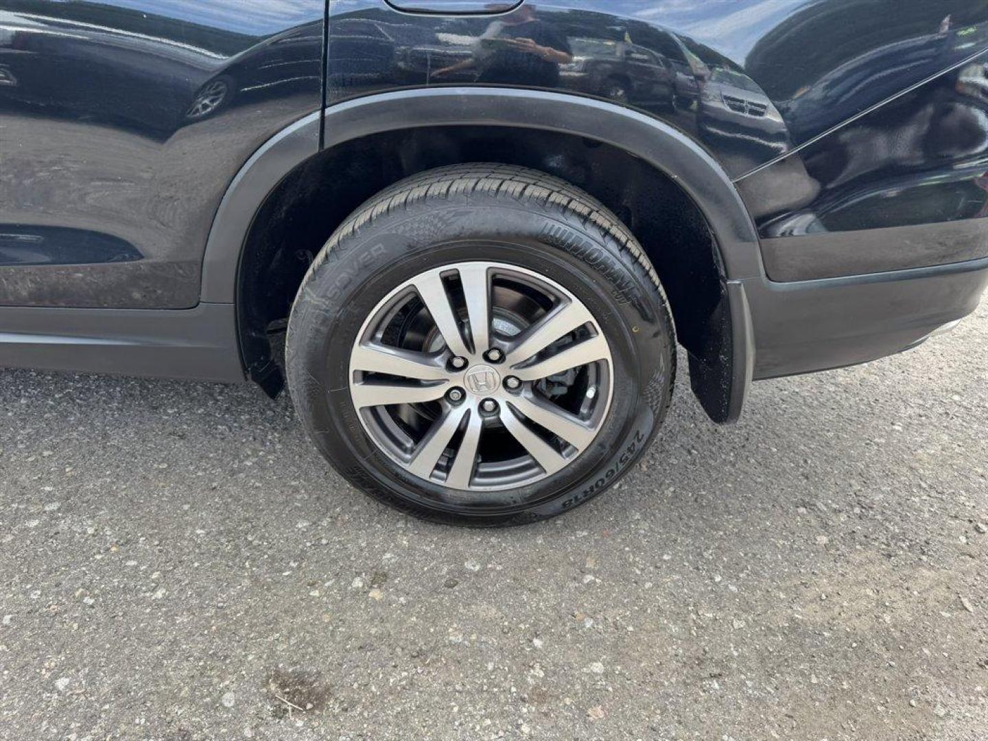 2016 Black /Black Honda Pilot (5FNYF5H65GB) with an 3.5l V6 DI Sohc I-Vtec 3. engine, Automatic transmission, located at 745 East Steele Rd., West Columbia, SC, 29170, (803) 755-9148, 33.927212, -81.148483- Photo#37