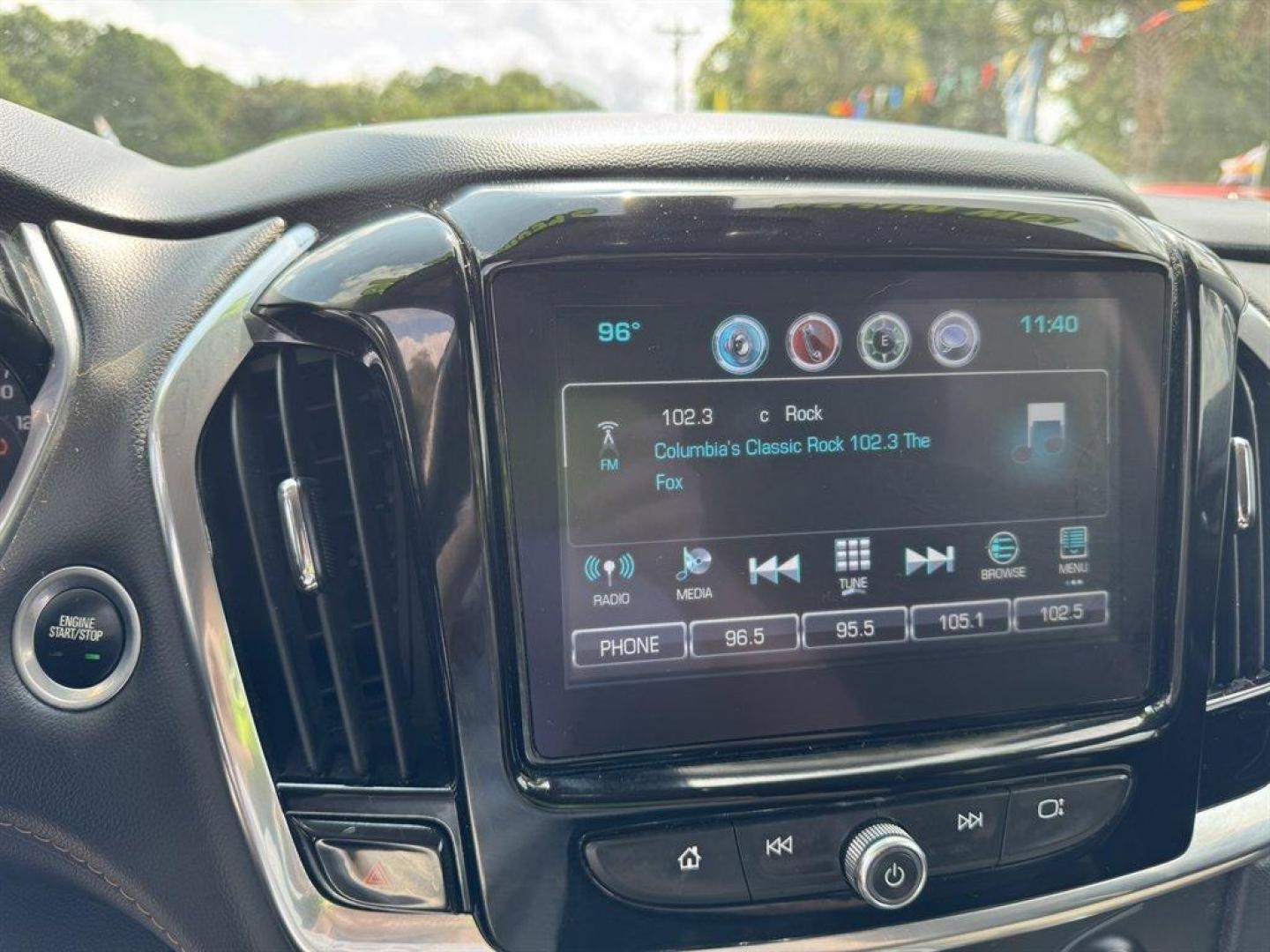 2019 Silver /Grey Chevrolet Traverse (1GNERGKW7KJ) with an 3.6l V6 DI Dohc 3.6l engine, Automatic transmission, located at 745 East Steele Rd., West Columbia, SC, 29170, (803) 755-9148, 33.927212, -81.148483- Photo#12