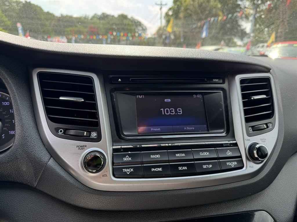 2016 Grey /Black Hyundai Tucson (KM8J33A24GU) with an 1.6l I-4 DI Dohc Cvvt T/C engine, Automatic transmission, located at 745 East Steele Rd., West Columbia, SC, 29170, (803) 755-9148, 33.927212, -81.148483- Photo#13