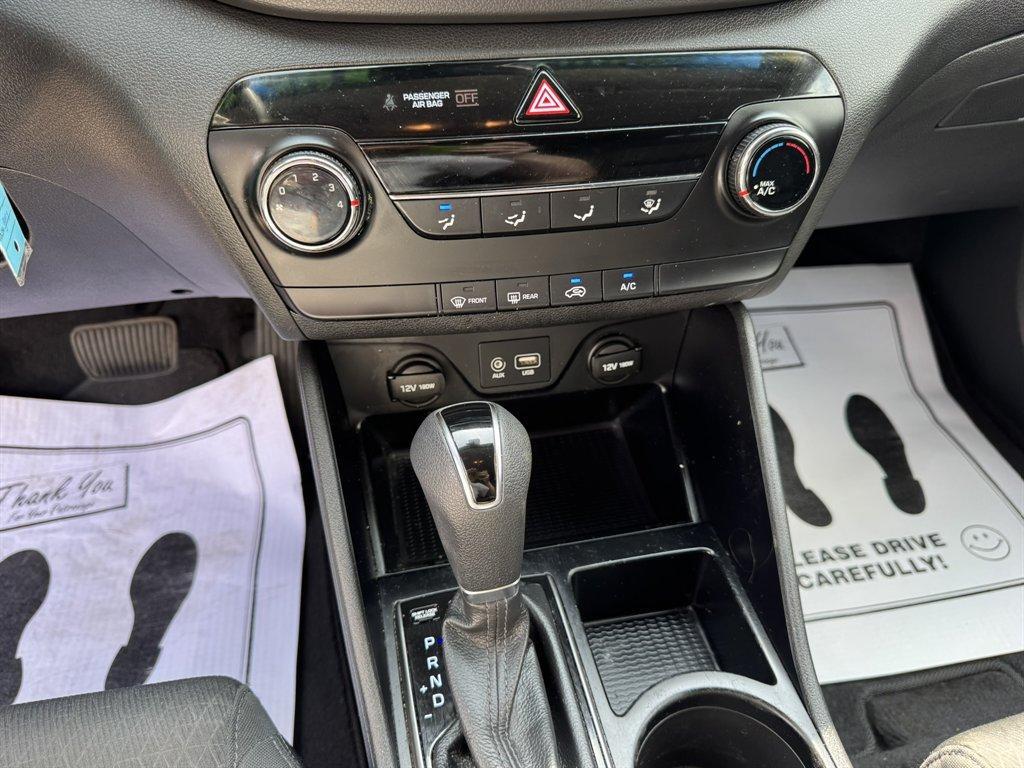 2016 Grey /Black Hyundai Tucson (KM8J33A24GU) with an 1.6l I-4 DI Dohc Cvvt T/C engine, Automatic transmission, located at 745 East Steele Rd., West Columbia, SC, 29170, (803) 755-9148, 33.927212, -81.148483- Photo#15