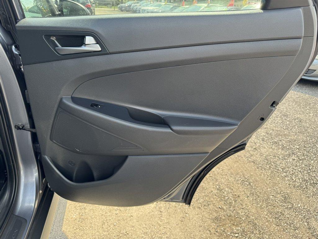 2016 Grey /Black Hyundai Tucson (KM8J33A24GU) with an 1.6l I-4 DI Dohc Cvvt T/C engine, Automatic transmission, located at 745 East Steele Rd., West Columbia, SC, 29170, (803) 755-9148, 33.927212, -81.148483- Photo#24