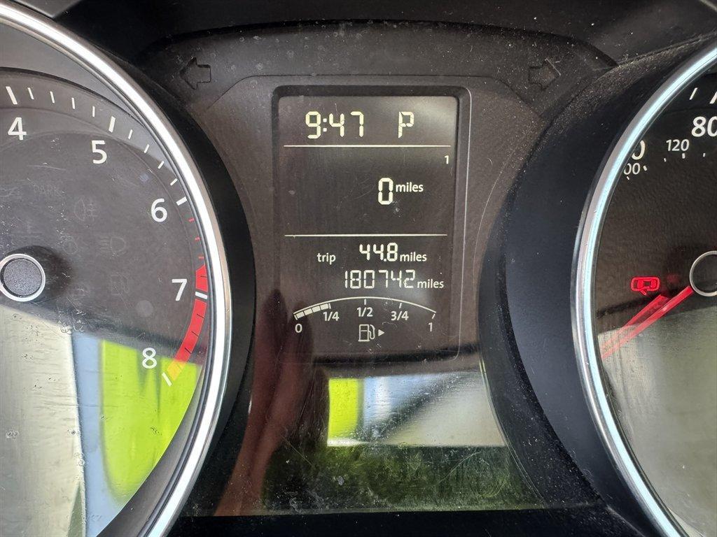 2016 Red /Black Volkswagen Jetta (3VWD67AJ0GM) with an 1.4l I-4 DI Dohc T/C 1.4l engine, Automatic transmission, located at 745 East Steele Rd., West Columbia, SC, 29170, (803) 755-9148, 33.927212, -81.148483- Photo#10