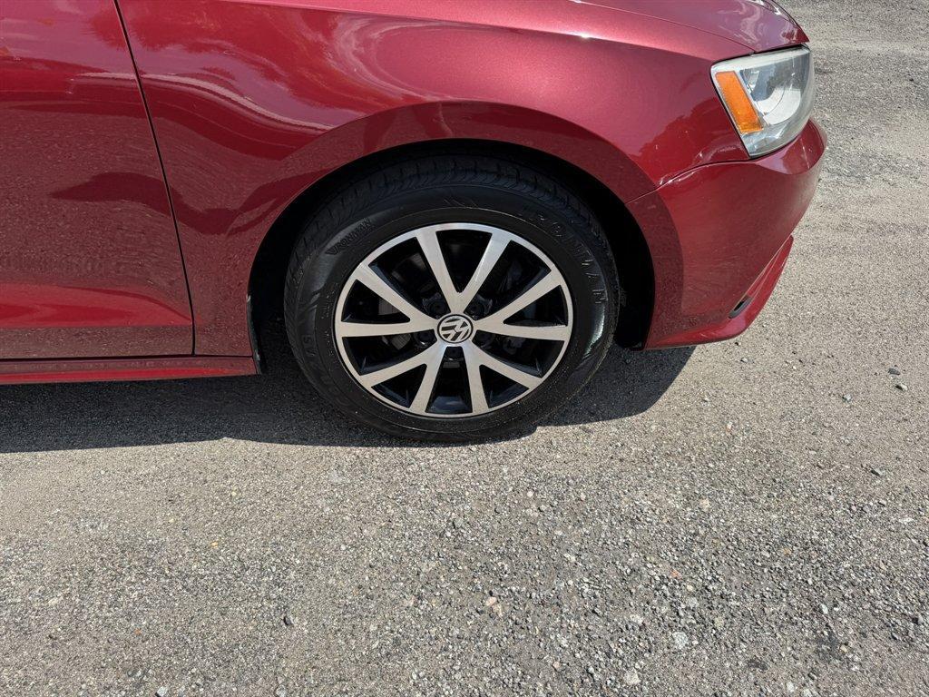 2016 Red /Black Volkswagen Jetta (3VWD67AJ0GM) with an 1.4l I-4 DI Dohc T/C 1.4l engine, Automatic transmission, located at 745 East Steele Rd., West Columbia, SC, 29170, (803) 755-9148, 33.927212, -81.148483- Photo#25