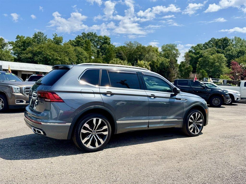 2022 Grey /Black Volkswagen Tiguan (3VV4B7AX9NM) with an 2.0l I-4 DI Dohc T/C 2.0l engine, Automatic transmission, located at 745 East Steele Rd., West Columbia, SC, 29170, (803) 755-9148, 33.927212, -81.148483- Photo#3