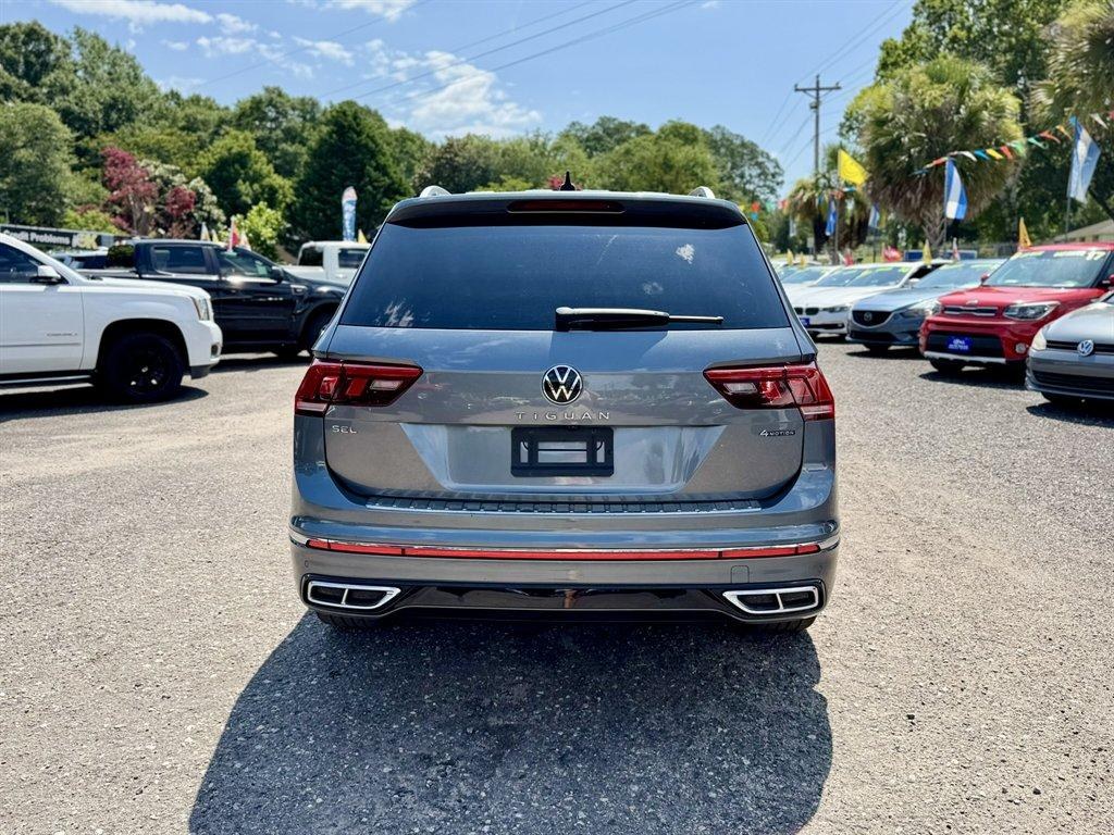 2022 Grey /Black Volkswagen Tiguan (3VV4B7AX9NM) with an 2.0l I-4 DI Dohc T/C 2.0l engine, Automatic transmission, located at 745 East Steele Rd., West Columbia, SC, 29170, (803) 755-9148, 33.927212, -81.148483- Photo#4