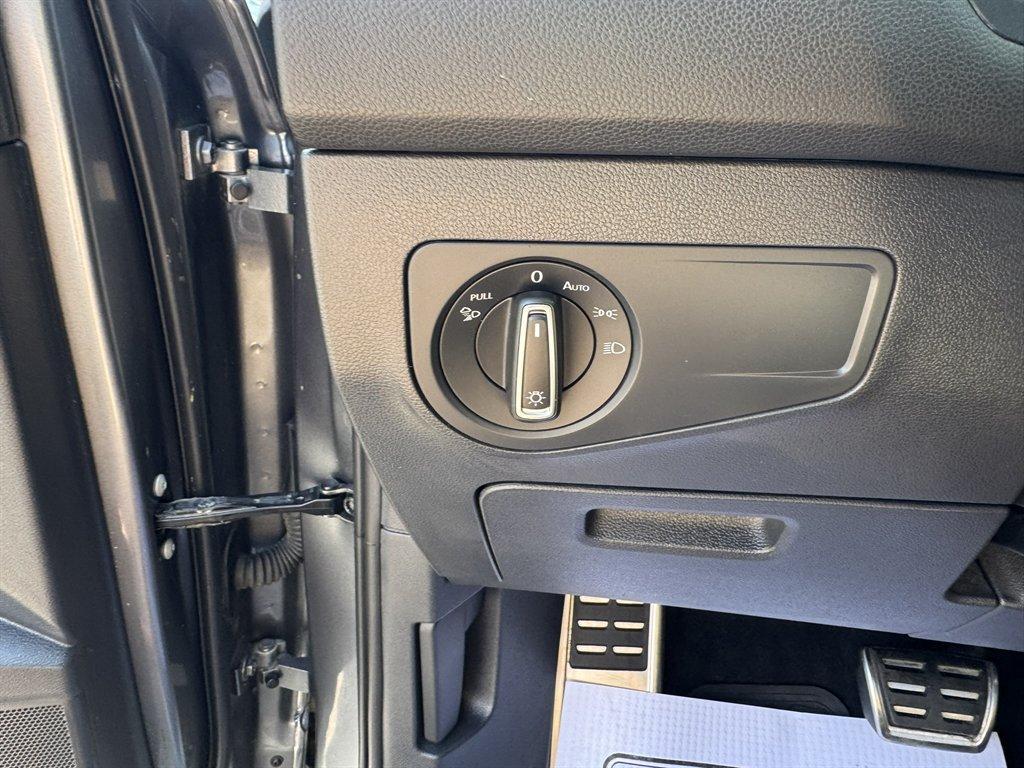 2022 Grey /Black Volkswagen Tiguan (3VV4B7AX9NM) with an 2.0l I-4 DI Dohc T/C 2.0l engine, Automatic transmission, located at 745 East Steele Rd., West Columbia, SC, 29170, (803) 755-9148, 33.927212, -81.148483- Photo#18
