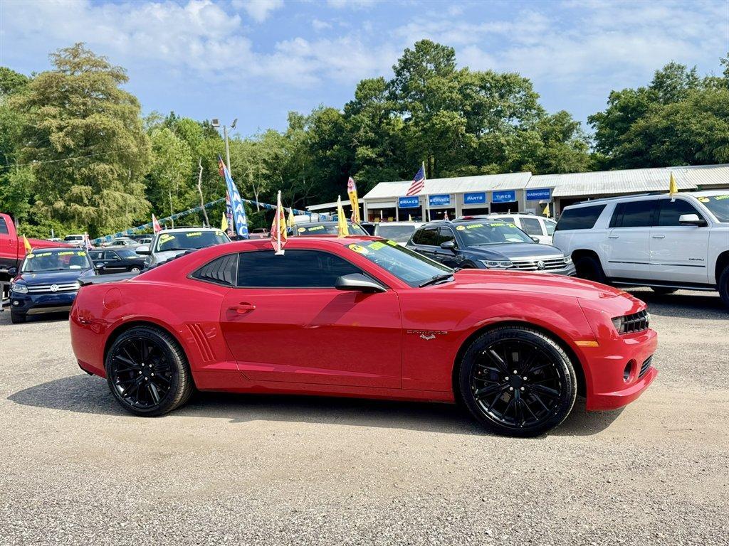 2011 Red /Black Chevrolet Camaro (2G1FS1EW3B9) with an 6.2l V8 SFI OHV HO 6.2l engine, Automatic transmission, located at 745 East Steele Rd., West Columbia, SC, 29170, (803) 755-9148, 33.927212, -81.148483- Photo#2