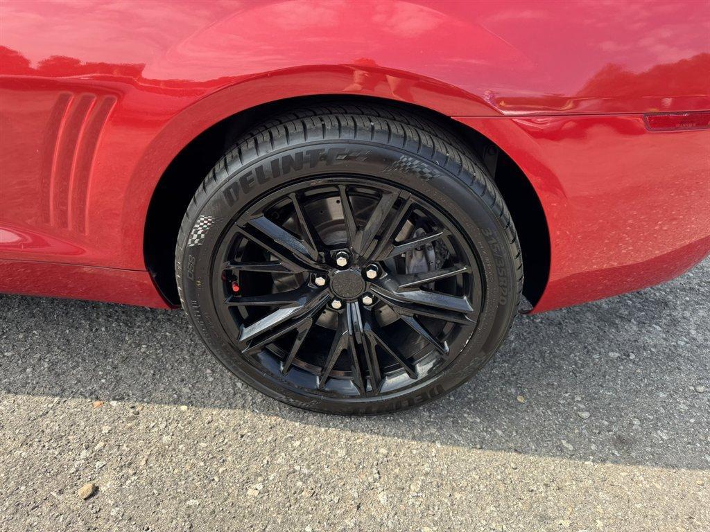 2011 Red /Black Chevrolet Camaro (2G1FS1EW3B9) with an 6.2l V8 SFI OHV HO 6.2l engine, Automatic transmission, located at 745 East Steele Rd., West Columbia, SC, 29170, (803) 755-9148, 33.927212, -81.148483- Photo#24