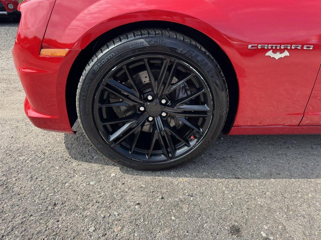 2011 Red /Black Chevrolet Camaro (2G1FS1EW3B9) with an 6.2l V8 SFI OHV HO 6.2l engine, Automatic transmission, located at 745 East Steele Rd., West Columbia, SC, 29170, (803) 755-9148, 33.927212, -81.148483- Photo#25