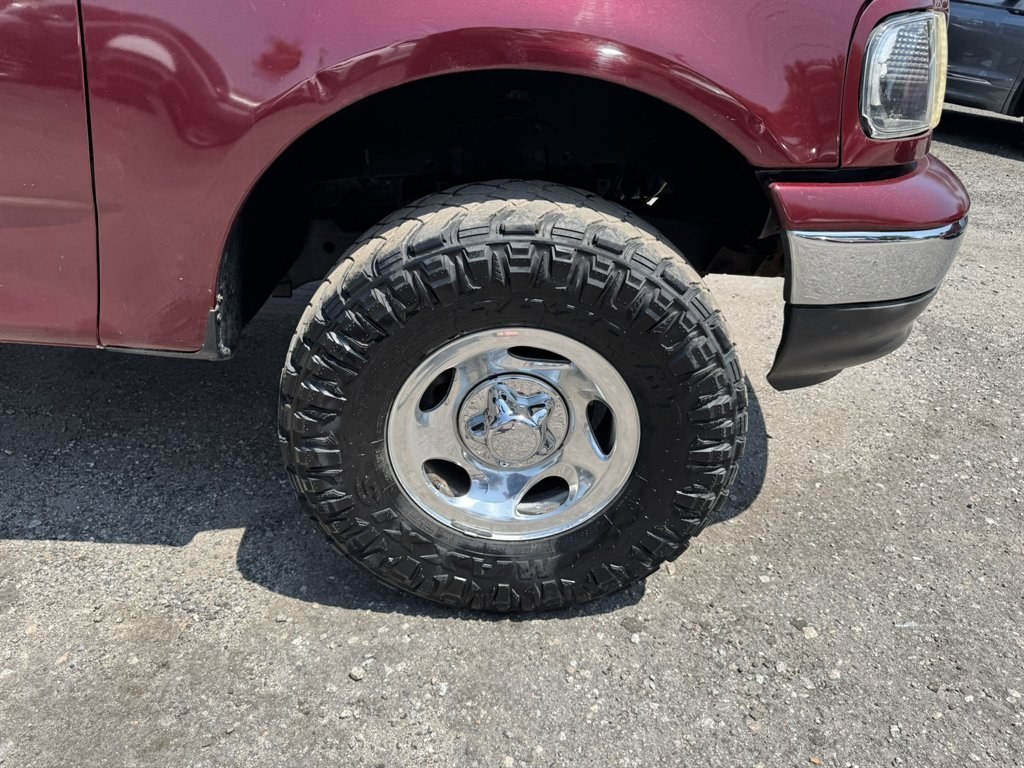 2003 Burgundy /Grey Ford F150 (1FTRX17233N) with an 4.2l V6 SPI 4.2l engine, Manual transmission, located at 745 East Steele Rd., West Columbia, SC, 29170, (803) 755-9148, 33.927212, -81.148483- Photo#22