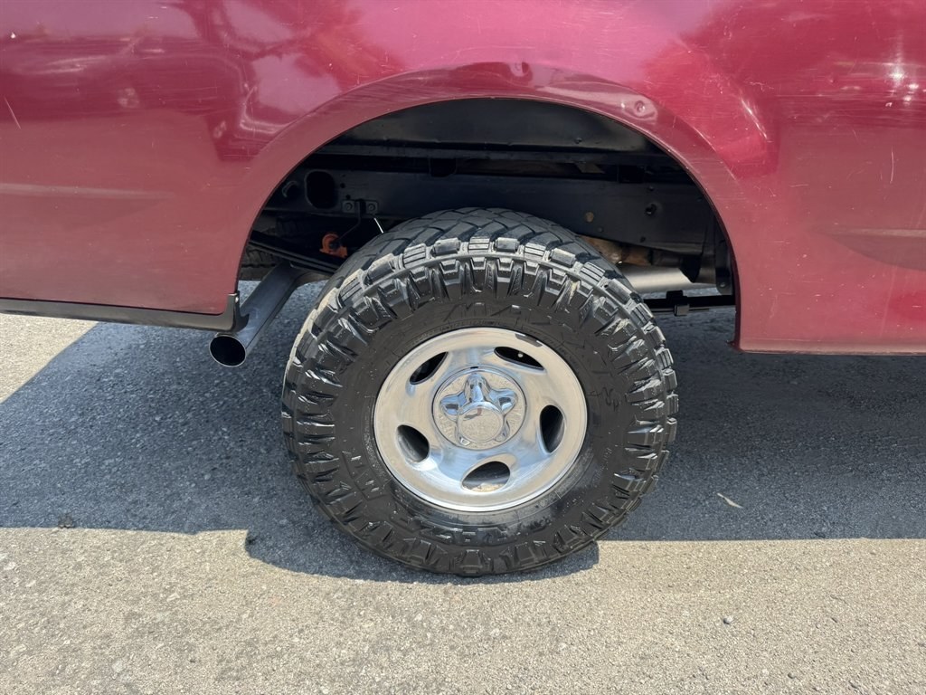 2003 Burgundy /Grey Ford F150 (1FTRX17233N) with an 4.2l V6 SPI 4.2l engine, Manual transmission, located at 745 East Steele Rd., West Columbia, SC, 29170, (803) 755-9148, 33.927212, -81.148483- Photo#23