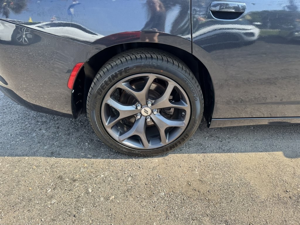 2019 Grey /Black Dodge Charger (2C3CDXATXKH) with an 5.7l V8 MPI Hemi 5.7l engine, Automatic transmission, located at 745 East Steele Rd., West Columbia, SC, 29170, (803) 755-9148, 33.927212, -81.148483- Photo#26
