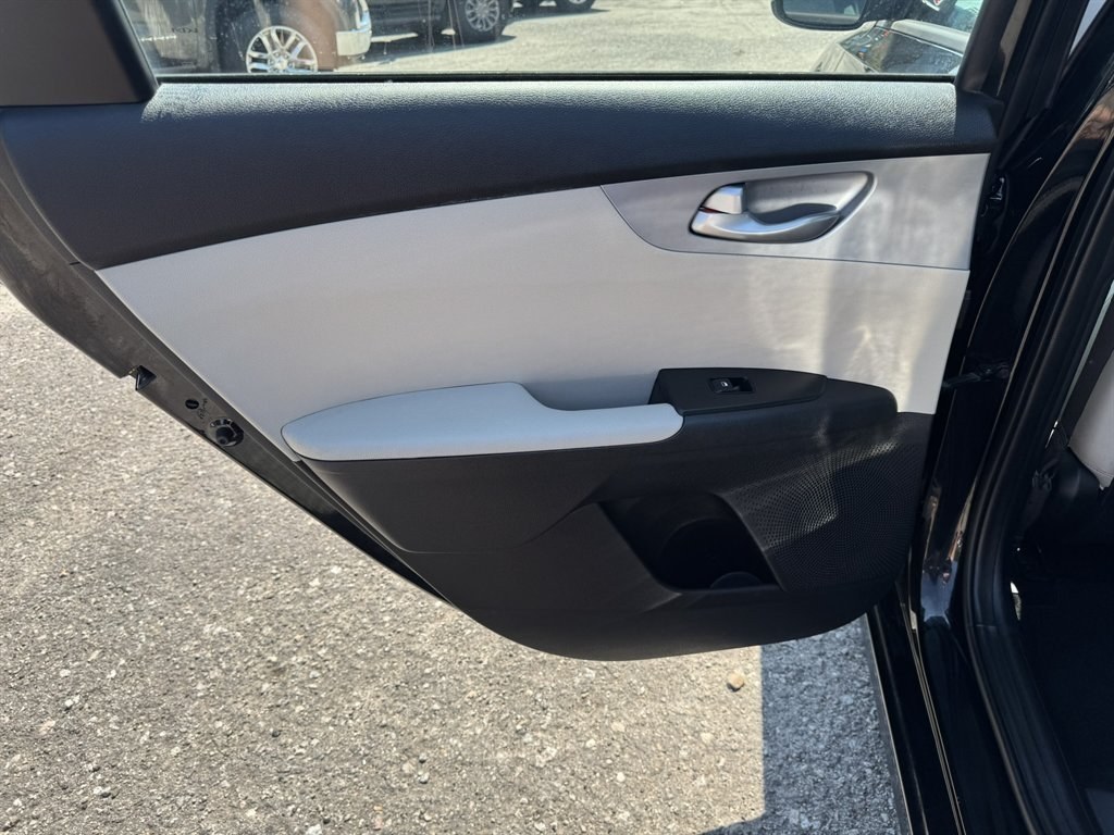 2023 Black /Taupe Kia Forte (3KPF24AD2PE) with an 2.0l I-4 MPI Dohc 2.0l engine, Automatic transmission, located at 745 East Steele Rd., West Columbia, SC, 29170, (803) 755-9148, 33.927212, -81.148483- Photo#19