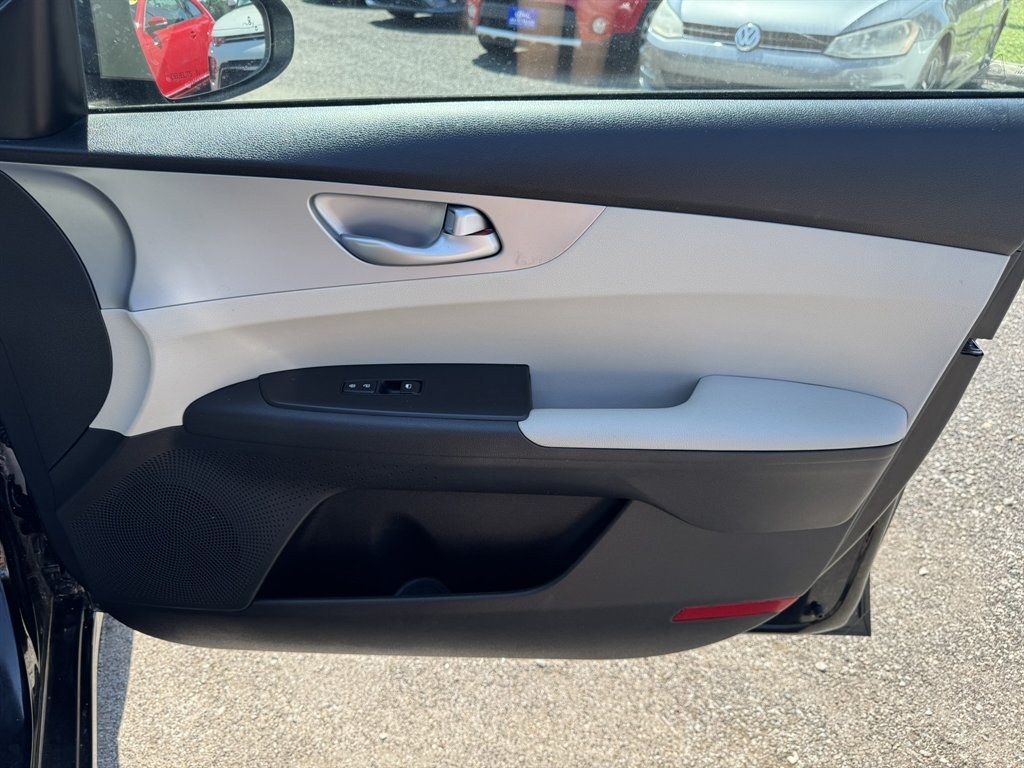 2023 Black /Taupe Kia Forte (3KPF24AD2PE) with an 2.0l I-4 MPI Dohc 2.0l engine, Automatic transmission, located at 745 East Steele Rd., West Columbia, SC, 29170, (803) 755-9148, 33.927212, -81.148483- Photo#23
